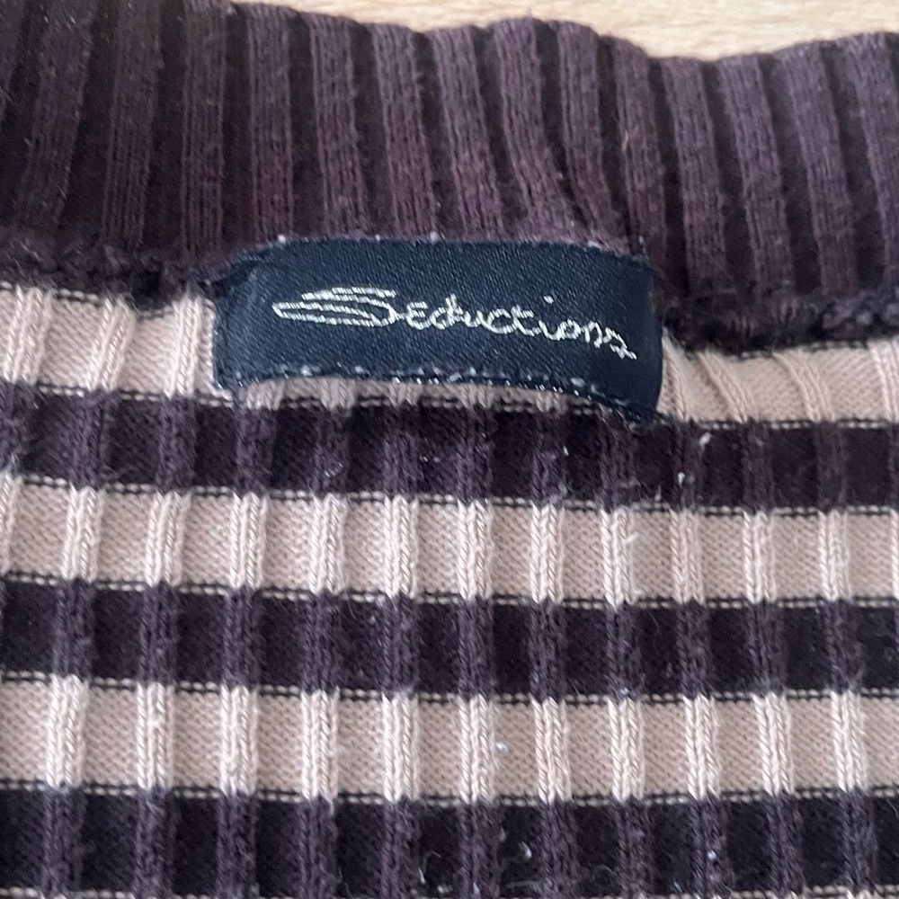 Seductions Fitted Longsleeve - Picture 2 of 3